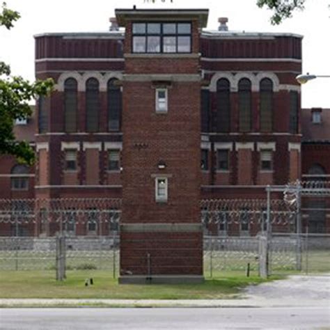 Sale of Thomson Prison Moving Forward | WBEZ Chicago