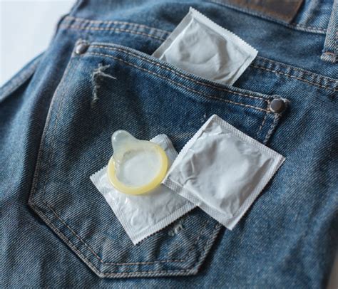 How To Wear A Condom Step By Step Guide To Using A Male Condom Correctly Lifestyle News