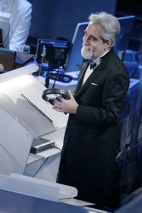 Sanremo 2022 Beppe Vessicchio il più amato del Festival Vanity Fair