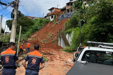 Deslizamentos De Terra Deixam Pessoas Desalojadas Em Santa Isabel