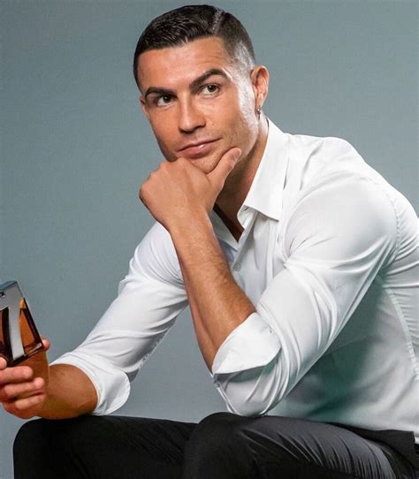 35 Best Cristiano Ronaldo Hairstyles, Haircuts & Colors (2024 Update)