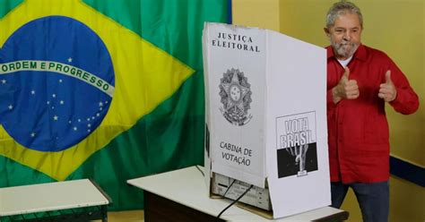 Lula Votó Y Se Inclina Por Un Duelo Entre Dilma Y Neves En Segunda