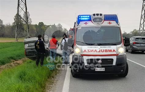 Ozegna Esce Di Strada E Si Ribalta Attimi Di Paura Sulla Provinciale