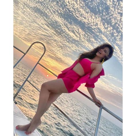 Shama Sikander Raises Temperature Diva Looks Irresistible In Hot And Sultry Photos Photogallery