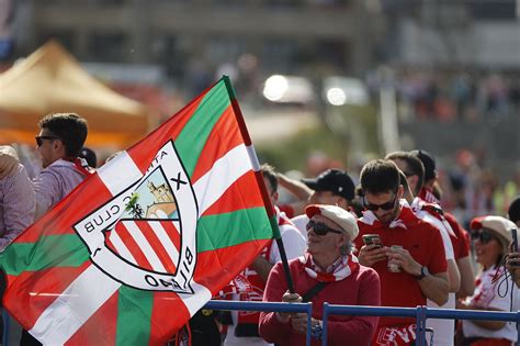 El Otro Lado De La Fiesta Del Athletic Unai Sim N Abri Una Cerveza