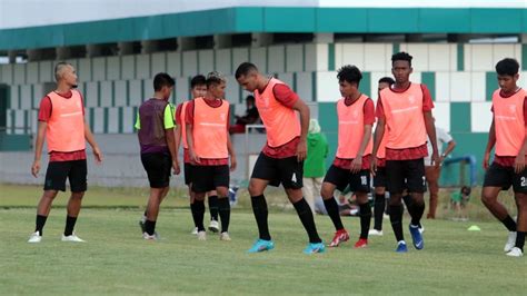 Latihan Perdana Persebaya Hanya Latihan Ringan