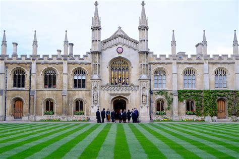 Universite de Cambridge Université de Limoges