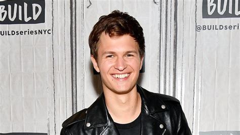 Ansel Elgort Accusato Su Twitter Di Violenza Sessuale Su Una Ragazza Di