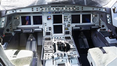 Kuwait Airways A K Aph S Flight Deck Aviashots Konrad Wyszynski