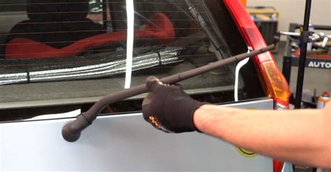 How To Change Rear Windshield Wipers On Fiat Punto 188 Replacement