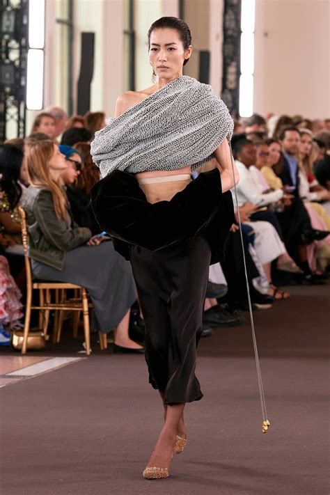 Schiaparelli Couture Automne Hiver 2023 2024 Runway Magazine ® Officiel