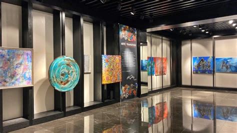 Galerías de arte transforman los centros comerciales