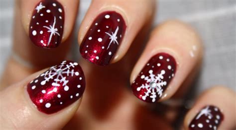 Snowflake Nail Designs For Christmas Eve