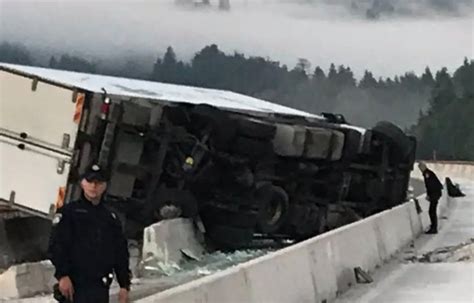 Te Ka Saobra Ajna Nesre A U Gorskom Kotaru Na Autocesti A Prevrnuo Se