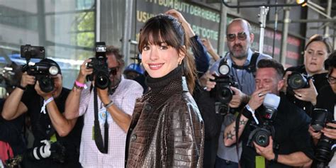 Anne Hathaway recrée Le Diable s habille en Prada avec Anna Wintour