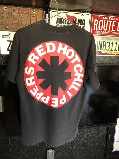 Vintage Vintage Red Hot Chili Peppers Shirt Gem