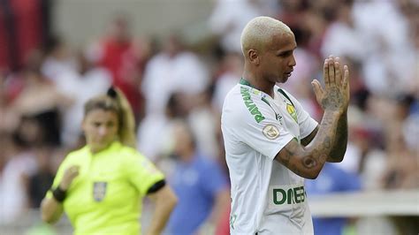 Deyverson Pede Desculpas Para Torcida Do Flamengo Tenho Que Fazer Gol