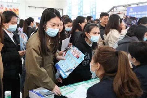 自治区启动“公共就业服务进校园”活动就业服务新疆维吾尔自治区人力资源和社会保障厅