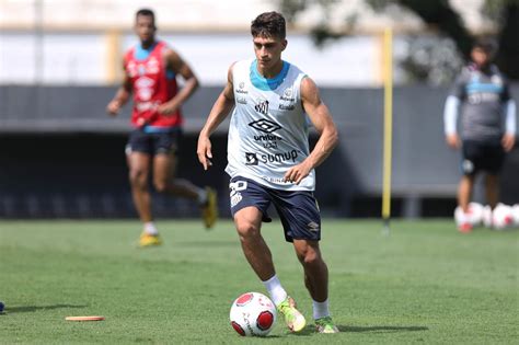 Grato a Diniz Pirani revive início no Santos e projeta duelo Messi