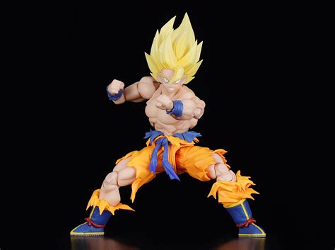 Dragon Ball Z - S.H. Figuarts Super Saiyan Son Goku "Legendary Super ...