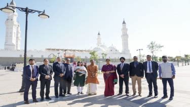 Arab Saudi Izinkan Menteri India Beragama Hindu Masuk Halaman Masjid Nabawi