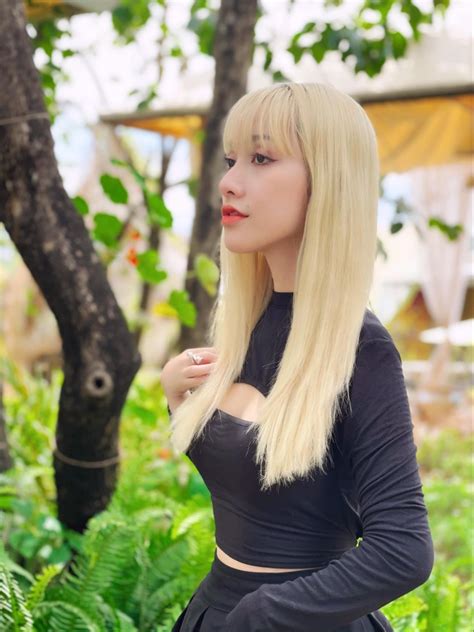 Hot girl X nuôi con bằng đôi bàn chân hiện tại đã tìm được bến đỗ được là cô công chúa thật sự