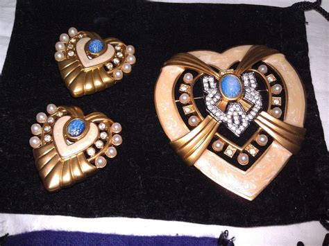 Vintage Elizabeth Taylor Avon Heart Of Hollywood Collection 1994 Pin