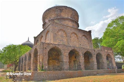 Deccani Architecture At Qutub Shahi Tombs, Hyderabad - Inditales