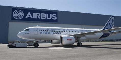 Airbus superó en 2022 a Boeing en pedidos y entregas a pesar de no