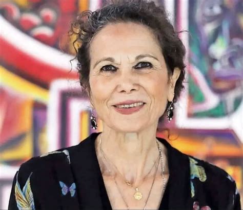 Comunidad Latina Conoce La Historia De Julia Alvarez Aprende Institute