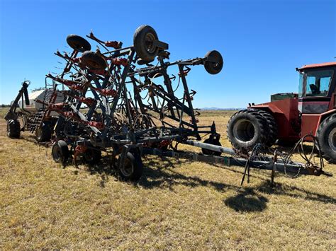 Lot 25 Flexicoil 820 Airseeder Bar And Bourgault 3200 Air Cart