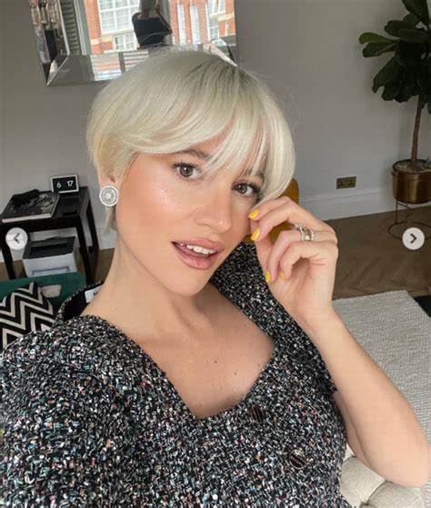 Pixie Lott Debuts Huge Hair Transformation As She Chops Off Locks Into