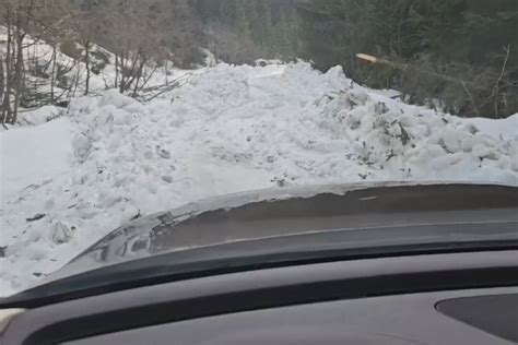 Cesta Medzi Z Zrivou A Oravskou Lesnou Bola Zasypan Snehom Ilinak Sk