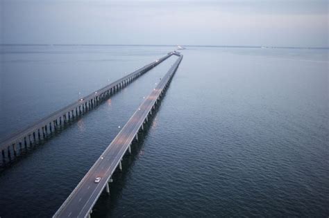 The 17 6 Mile Chesapeake Bay Bridge Tunnel Connects The Virginia Mainland With Virginia S