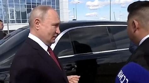 Putin Shows Off His Presidential Aurus Senat Limo To Kim Jong Un Car