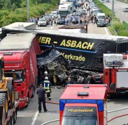 A9 Nach Unfall Mit Drei Lastwagen Richtung Berlin Gesperrt WELT