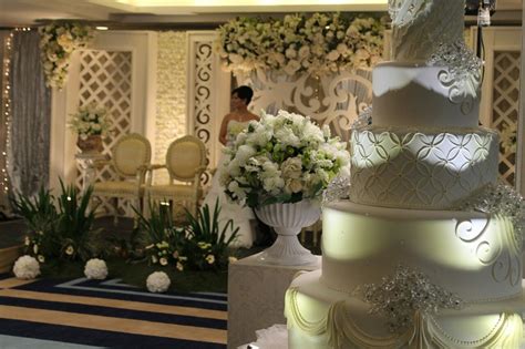 Wedding Cake By Grand Pacific Hotel