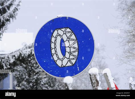 Snow Chains Traffic Sign Winter Stock Photo Alamy