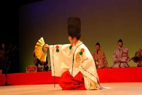 天皇始祖、神道教最高神明天照大神居然是女性？ 日本历史