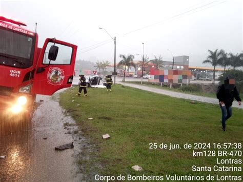 Colis O Entre Caminh O E Carro Na Br Em Lontras Deixa Uma V Tima