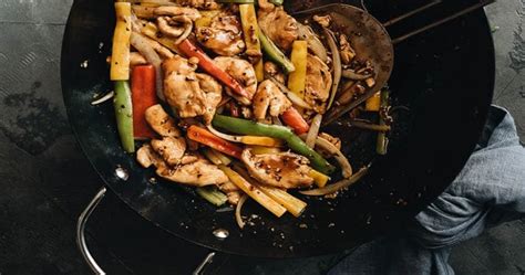 Вок с курицей - рецепты блюда с овощами, лапшой, рисом, соусом терияки