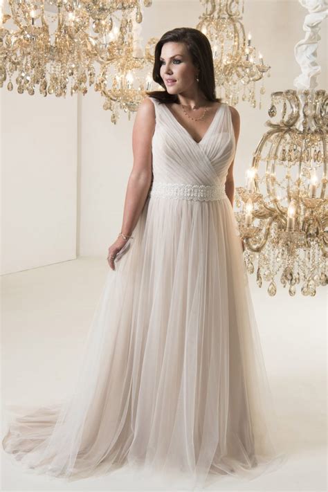 14 Fabulous Plus Size Wedding Dresses For 2017 Brides Weddingsonline