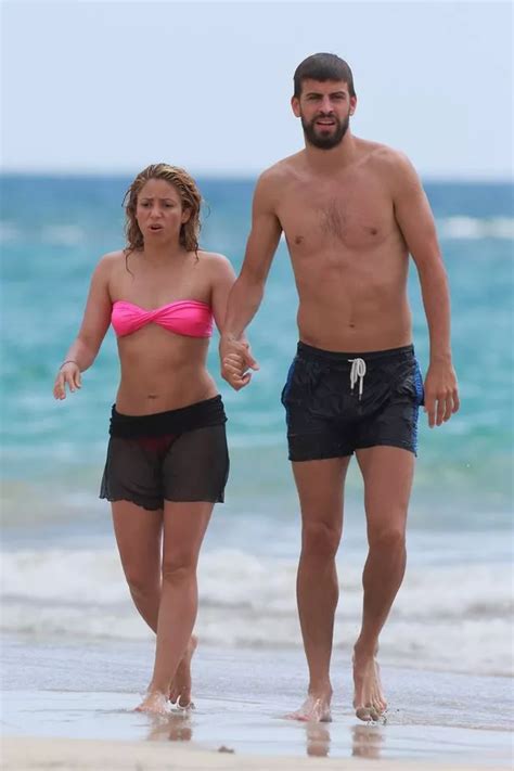 Shakira Bikini Pictures In Hawaii Show Her Post Baby Body Is Hot Mirror Online