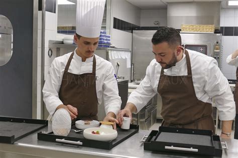 La Table Du Castellet Un Superbe Dîner Dans La Continuité