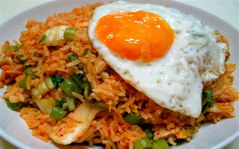 Cara Membuat Nasi Goreng Telur Ceplok Yang Simple