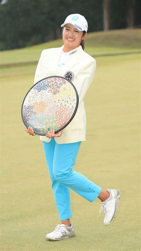 稲見が逆転優勝 今年8戦4勝「自分でもびっくり」 フジサンケイ・レディース― スポニチ Sponichi Annex スポーツ