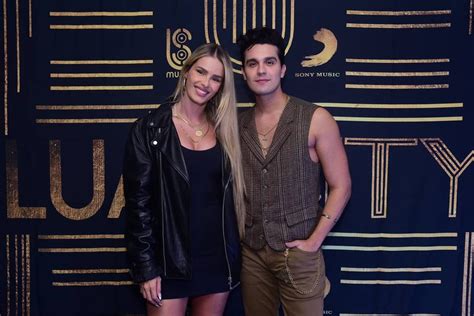 Rumor De Affair Entre Luan Santana E Yasmin Brunet Cresce Ap S Flagra