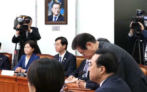 이재명 “국민께 심려 끼쳐 죄송”‘전당대회 돈봉투 의혹 관련 사과