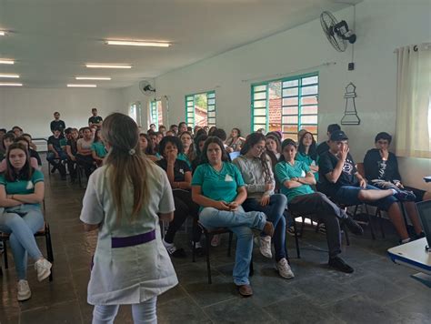 ESTUDANTES PARTICIPAM DE PALESTRA SOBRE OS RISCOS DO TABAGISMO