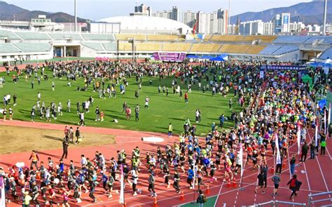 가족과 함께하는 제16회 양산전국하프마라톤대회 성료 파이낸셜뉴스